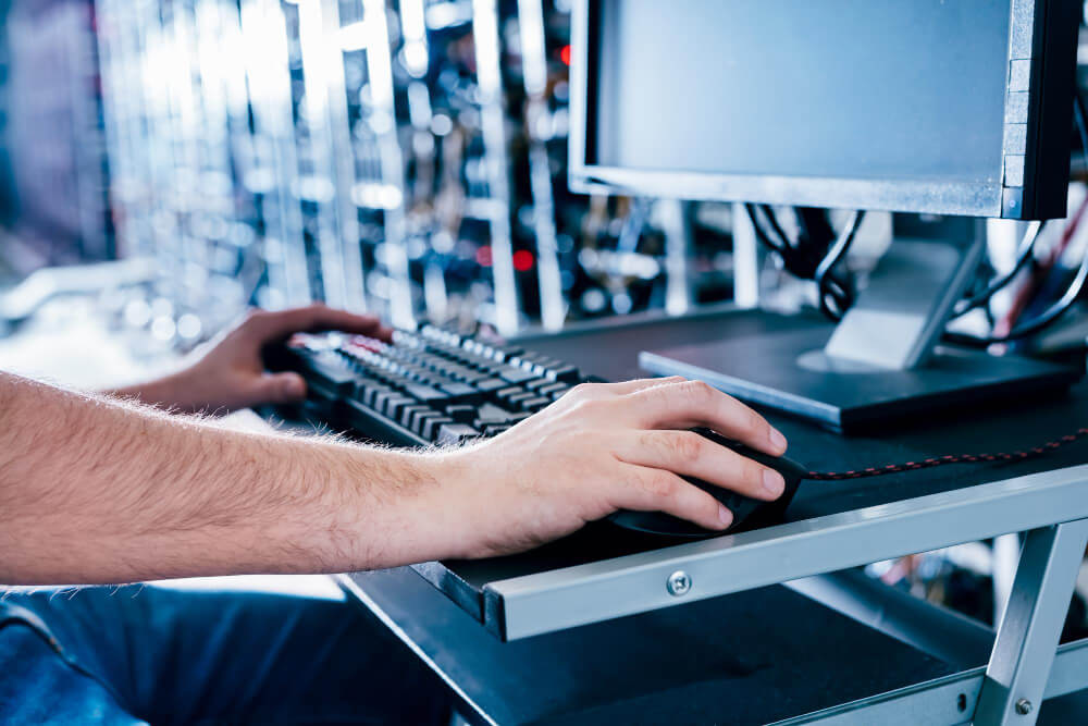 Czym jest programowanie sterowników PLC?